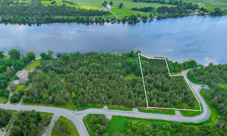 18 Lockside Drive