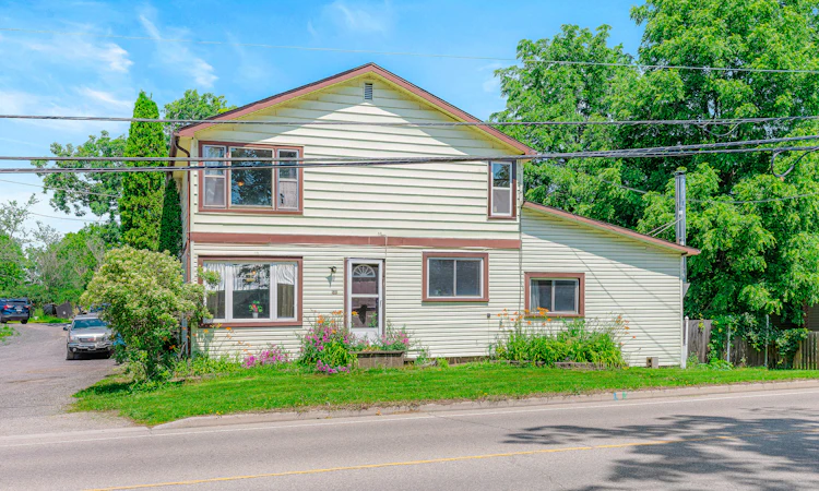 580 King Street W