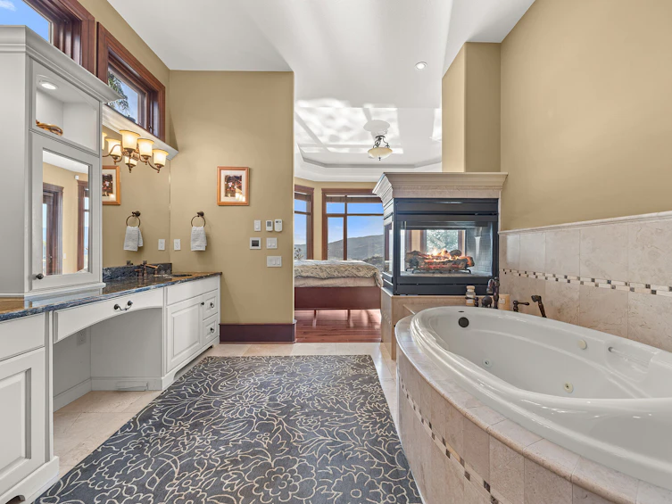 2449 Selkirk Drive, Kelowna, BC, V1V 2R7 - 38