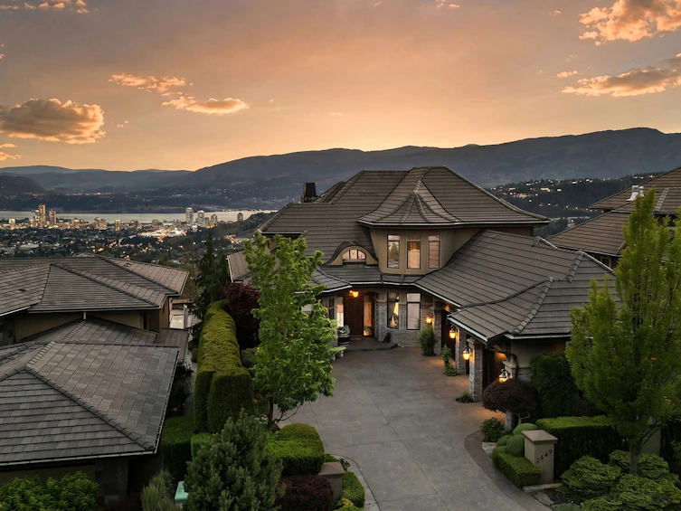 2449 Selkirk Drive, Kelowna, BC, V1V 2R7