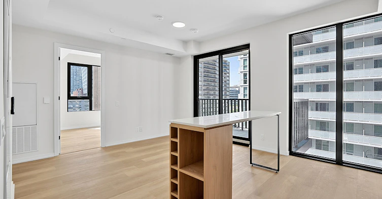 1110-109 Erskine Avenue, Toronto, ON, M4P 1Y5 - 7