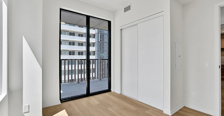 1110-109 Erskine Avenue, Toronto, ON, M4P 1Y5 - 37