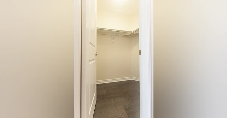 315-216 Oak Park Boulevard, Oakville, ON, L6H 0K3 - 4