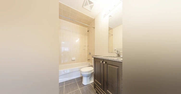 315-216 Oak Park Boulevard, Oakville, ON, L6H 0K3 - 3