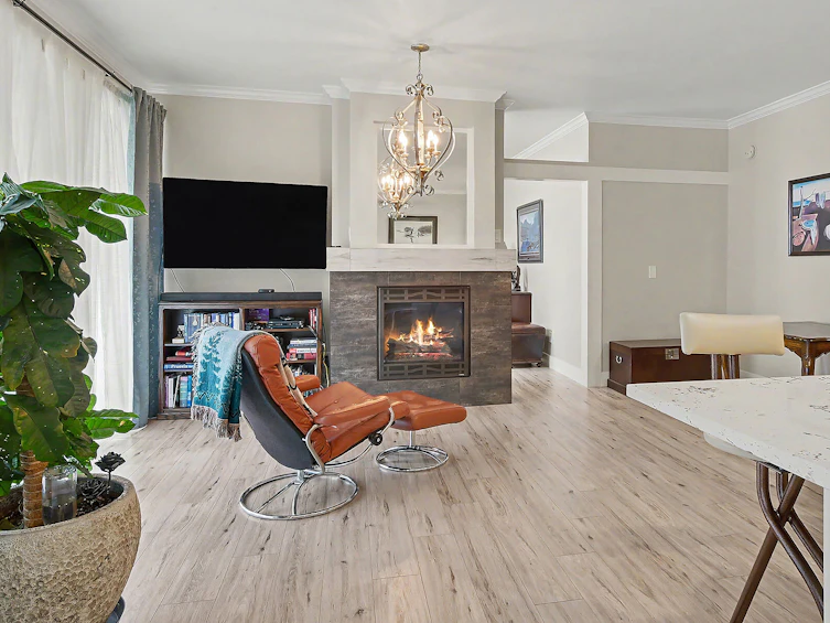 208-1765 Martin Drive, Surrey, BC, V4A 9T6 - 9