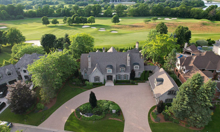 28 Deer Ridge Crescent