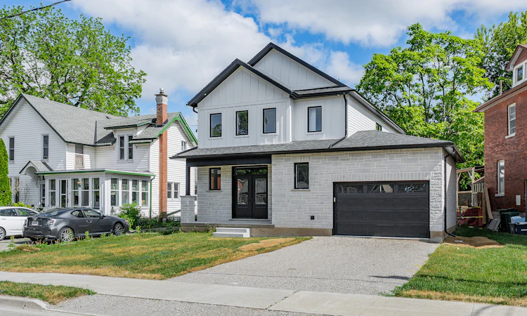 42 Rich Avenue