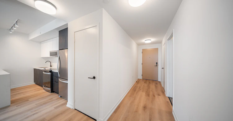 1711-5 York Garden Way, Toronto, ON, M6A 2V1 - 2
