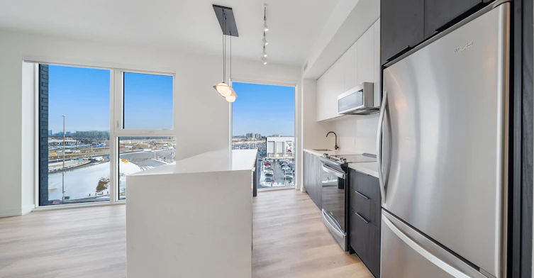 402-5 York Garden Way, Toronto, ON, M6A 2V1 - 5
