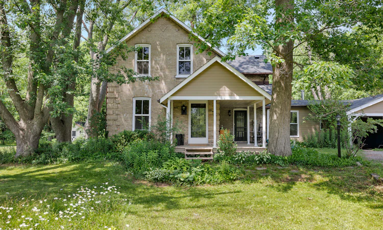 3250 Vivian Road