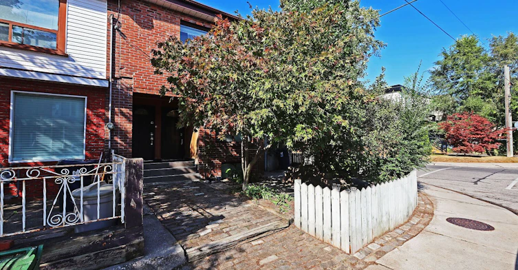 Lower-212 Glebemount Avenue, Toronto, ON, M4C 3T1