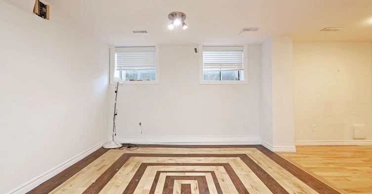 Lower-212 Glebemount Avenue, Toronto, ON, M4C 3T1 - 20