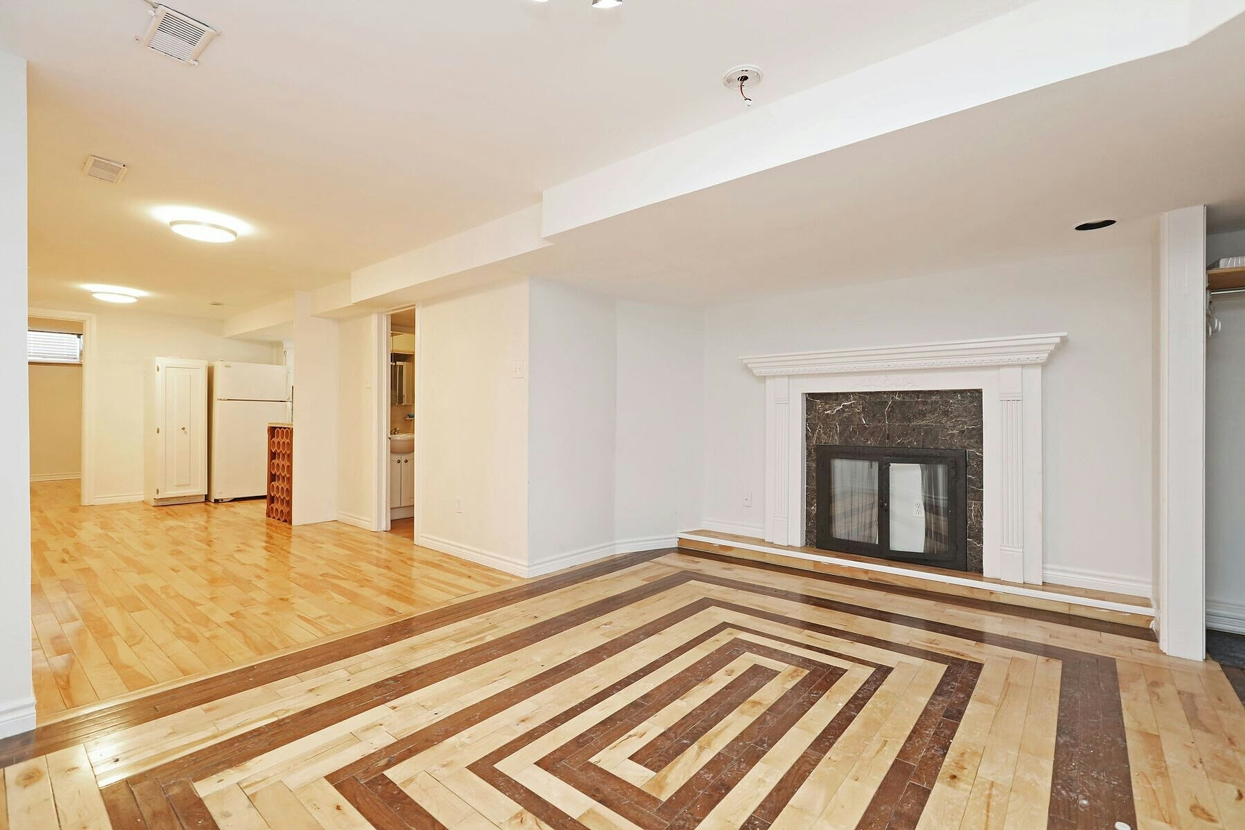 Lower-212 Glebemount Avenue, Toronto, ON, M4C 3T1 - 23