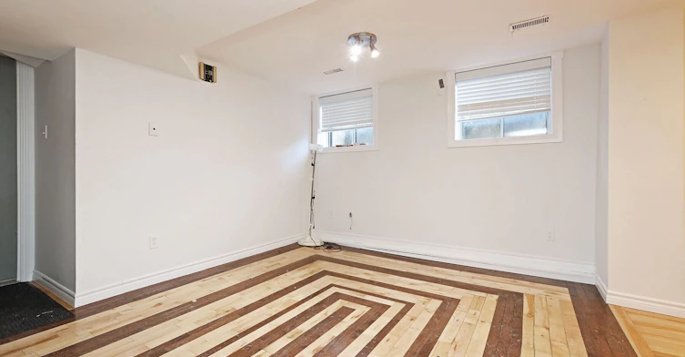 Lower-212 Glebemount Avenue, Toronto, ON, M4C 3T1 - 21