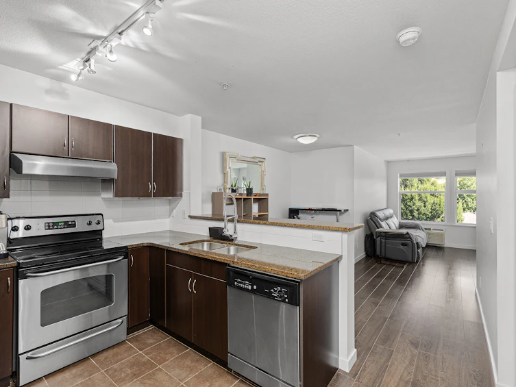 307-567 Yates Road, Kelowna, BC, V1V 2V4 - 9