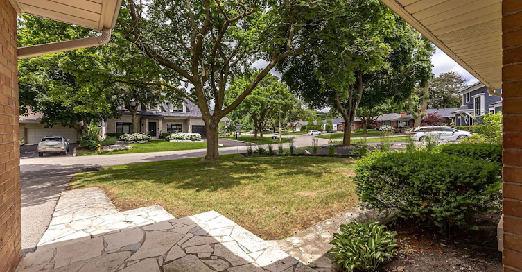 25 Abinger Crescent, Toronto, ON, M9B 2Y4 - 5
