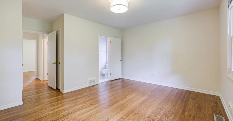 25 Abinger Crescent, Toronto, ON, M9B 2Y4 - 25