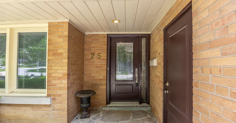 25 Abinger Crescent, Toronto, ON, M9B 2Y4 - 3