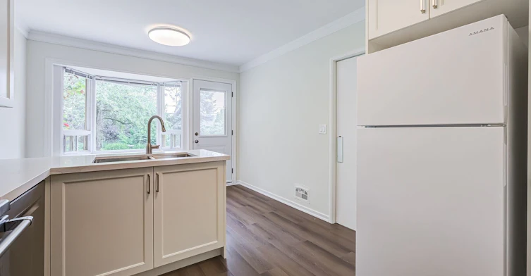 25 Abinger Crescent, Toronto, ON, M9B 2Y4 - 18