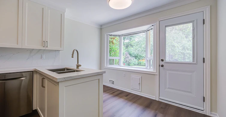25 Abinger Crescent, Toronto, ON, M9B 2Y4 - 15