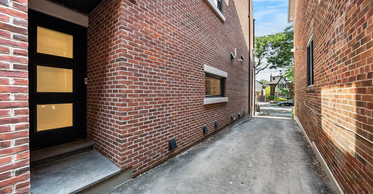 734 Avenue Road, Toronto, ON, M5P 2K1 - 44