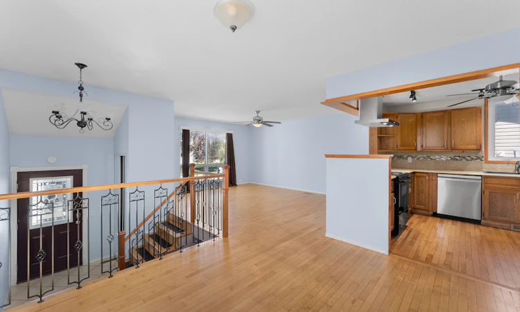 27 Elk Hill SE
