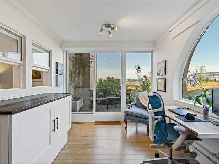 101-640 Montreal Street, Victoria, BC, V8V 1Z8