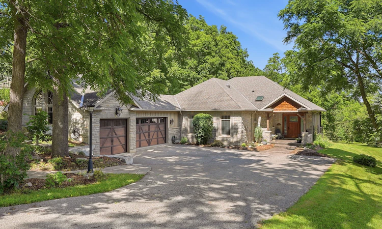 265 River Road West