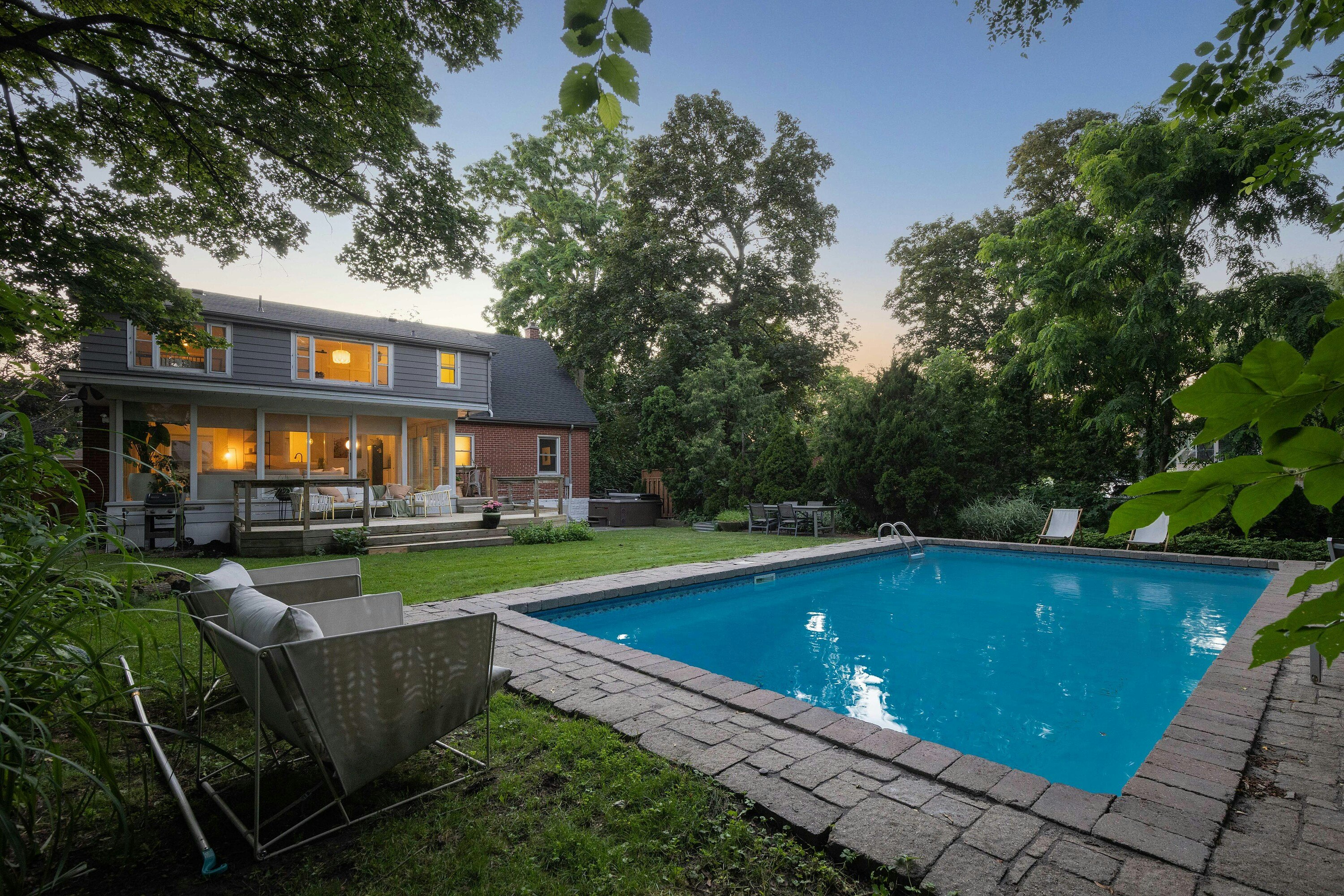 27 Arcade Crescent, Hamilton, ON, L9C 3H8