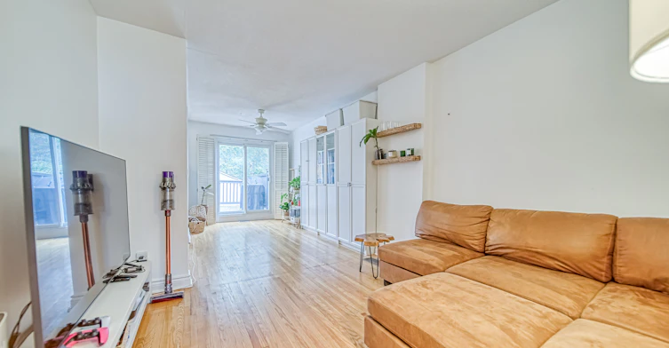 35 Bellhaven Main Road, Toronto, ON, M4L 3J4 - 9