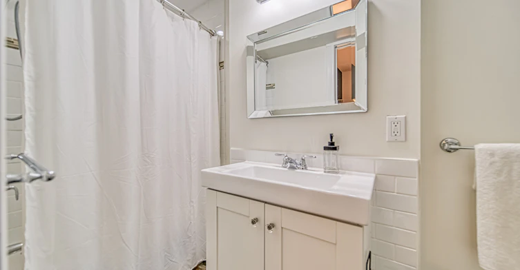 35 Bellhaven Main Road, Toronto, ON, M4L 3J4 - 15