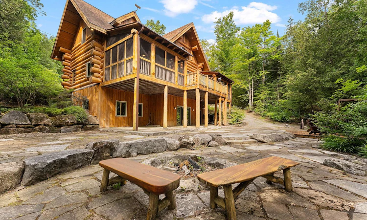 1014 Salmon Lake Road