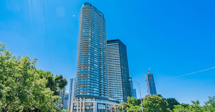 2124-585 Bloor Street E, Toronto, ON, M4W 0B3 - 2