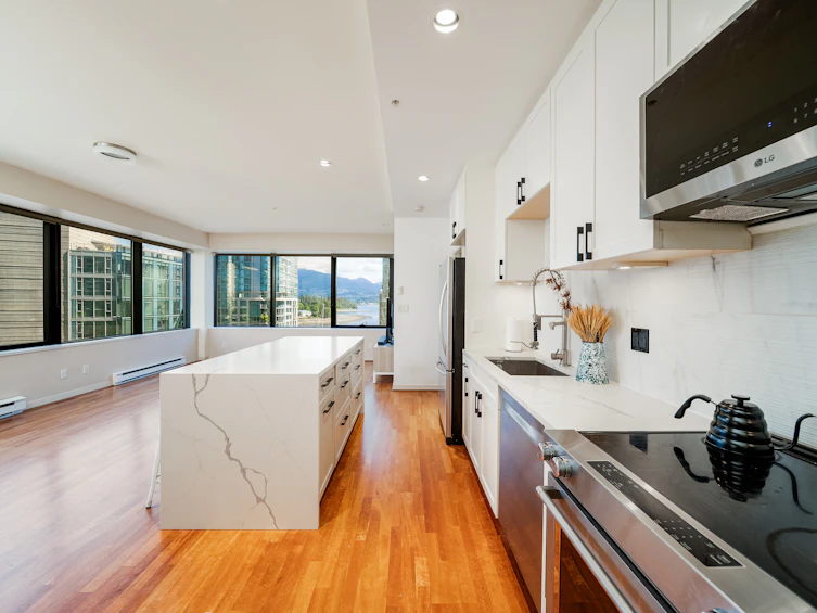 502-1333 W Georgia Street, Vancouver, BC, V6E 4V3