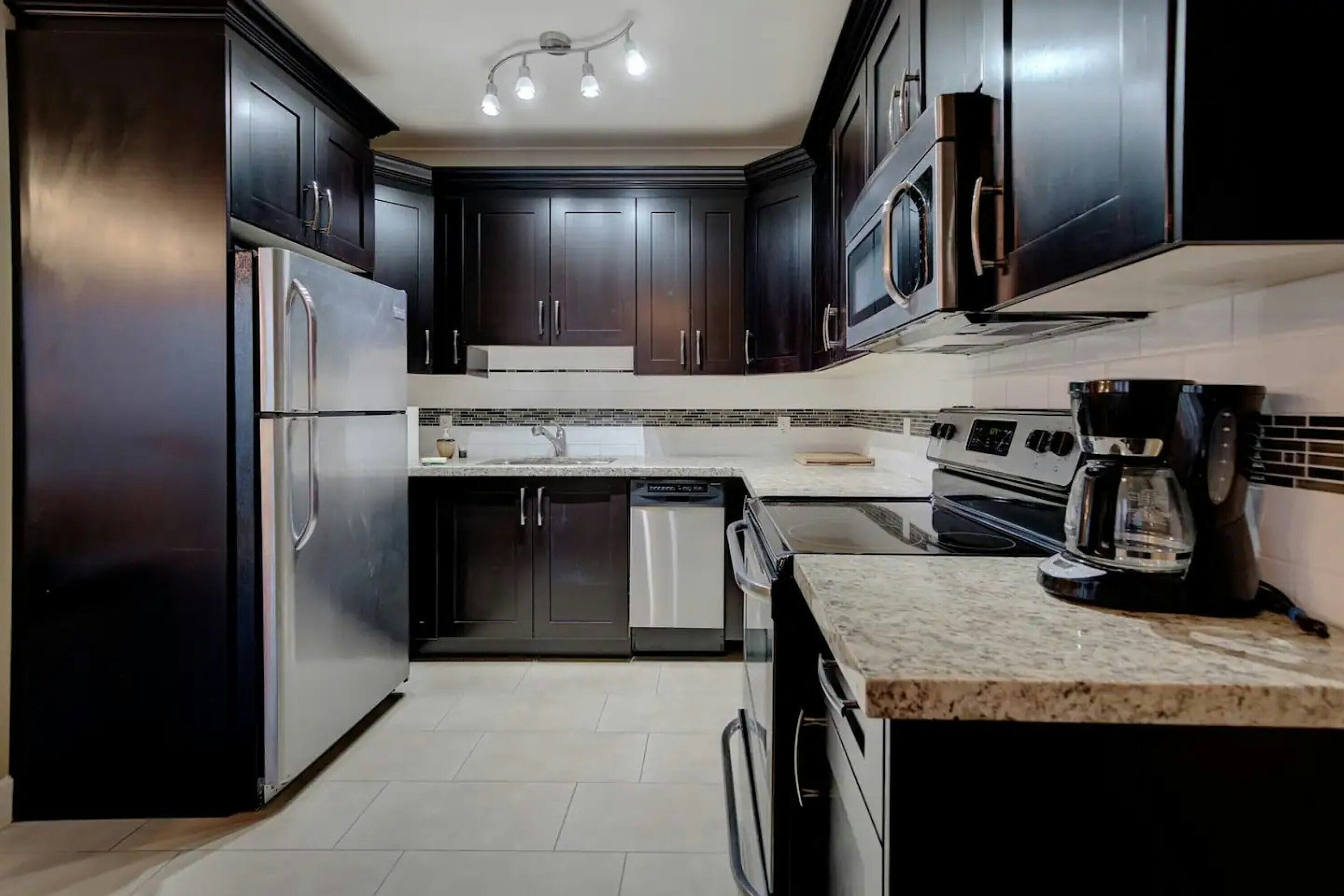 932 Ash Street, Surrey, BC, V4B 4K1 - 49