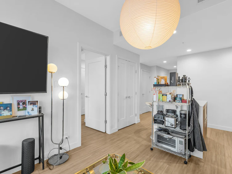 1105-2351 Beta Avenue, Burnaby, BC, V5C 0M2 - 5