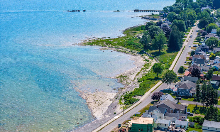 SS Lakeshore Road