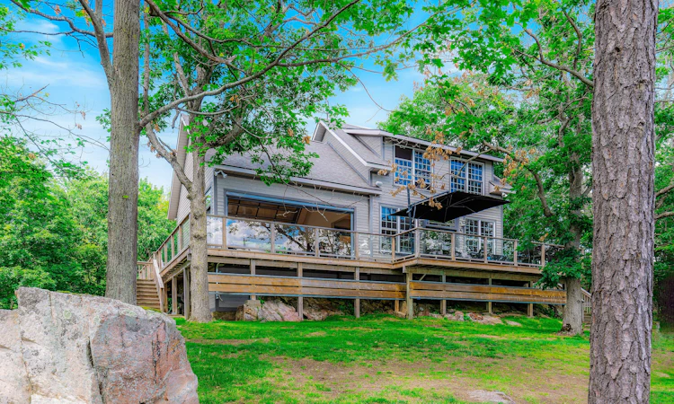 62 Grenadier Island