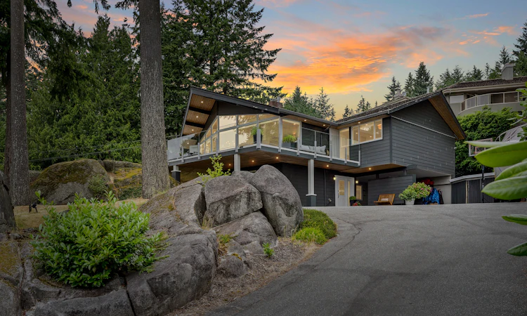 4375 Woodcrest Road