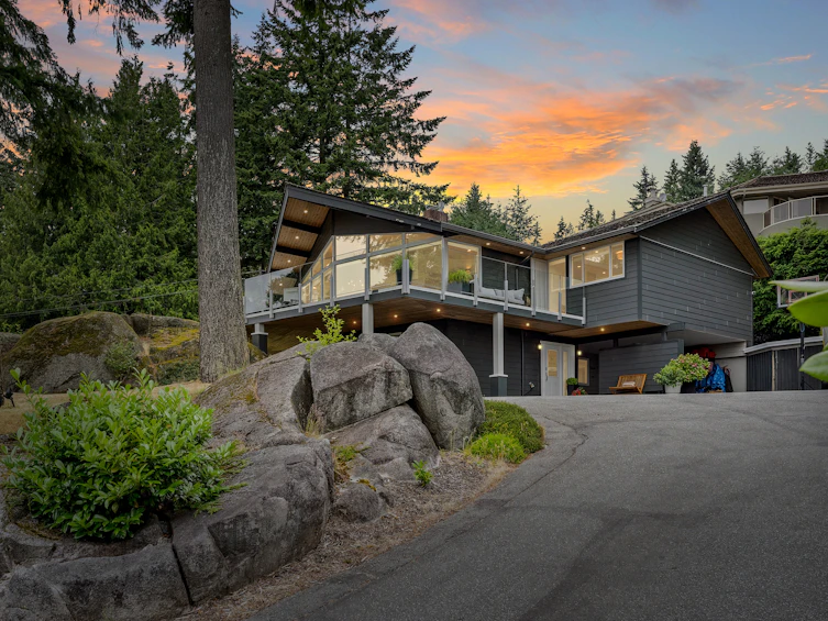4375 Woodcrest Road, West Vancouver, BC, V7S 2V9