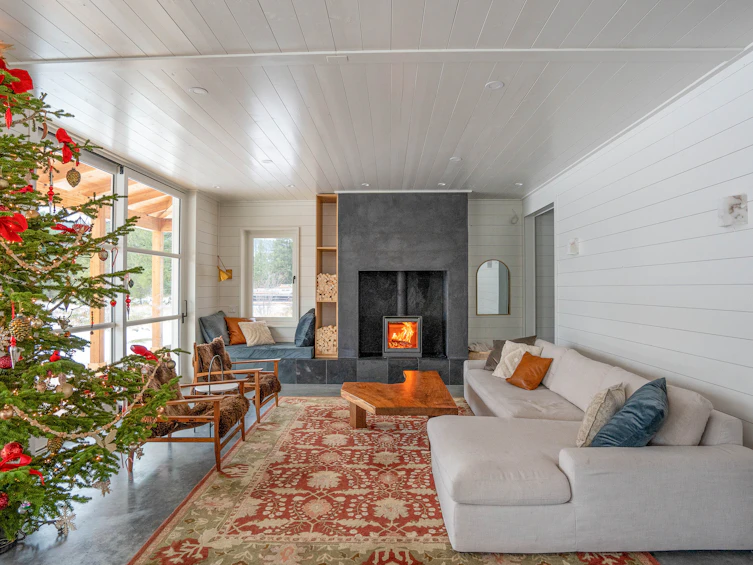 8025 Princeton Summerland Road, Summerland, BC, V0H 1Z8 - 8