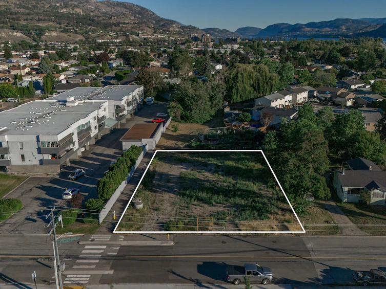 274 Kinney Avenue, Penticton, BC - 2