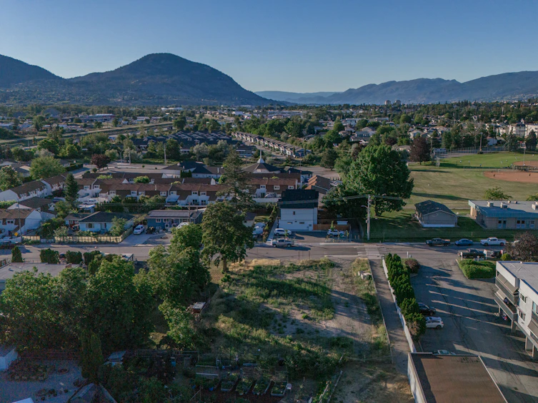 274 Kinney Avenue, Penticton, BC - 13