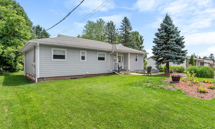 27 Maxwell Drive