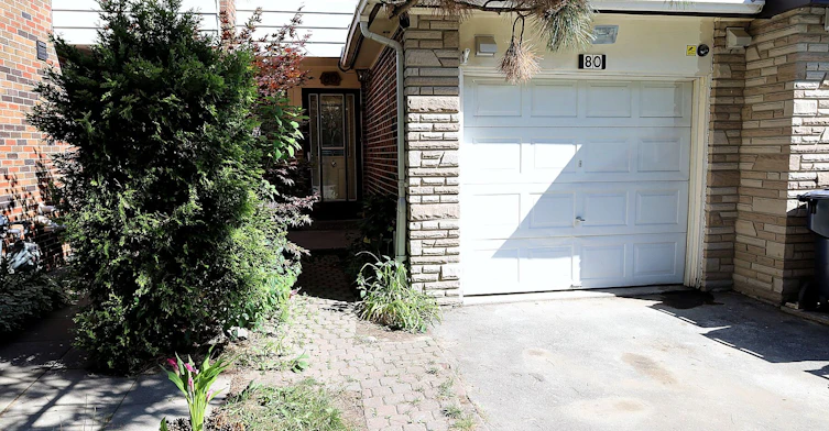 80 Halsey Avenue, Toronto, ON, M4B 1A9 - 2