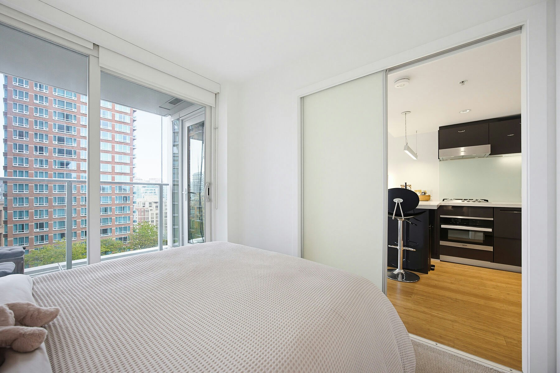 1611-777 Richards Street, Vancouver, BC, V6B 0M6 - 18