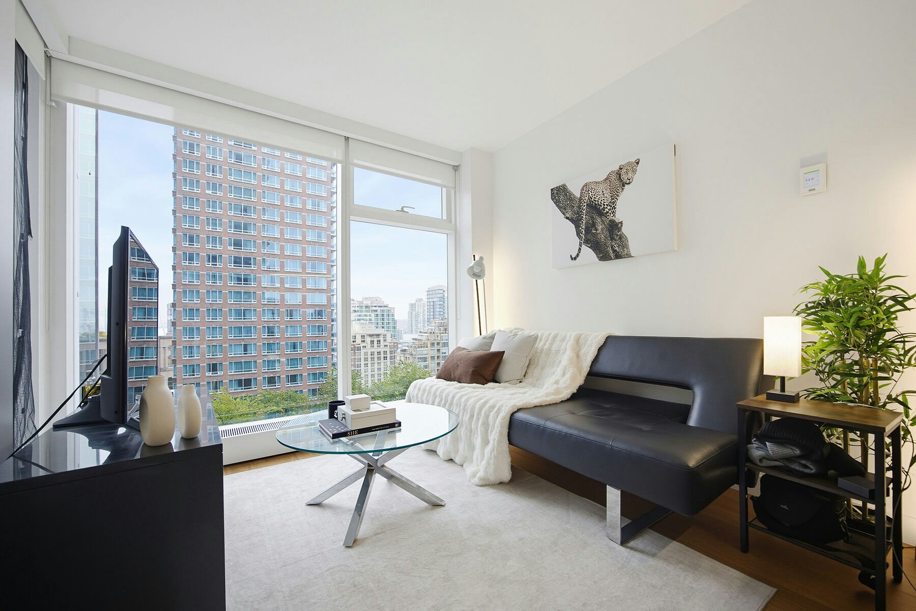 1611-777 Richards Street, Vancouver, BC, V6B 0M6 - 12