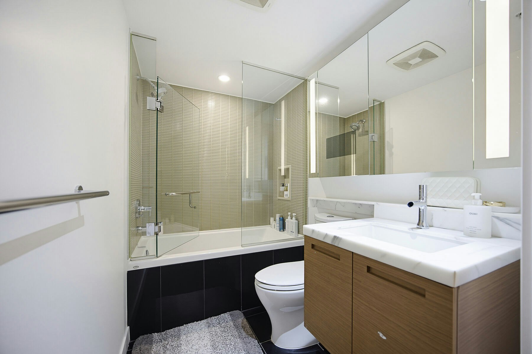 1611-777 Richards Street, Vancouver, BC, V6B 0M6 - 21