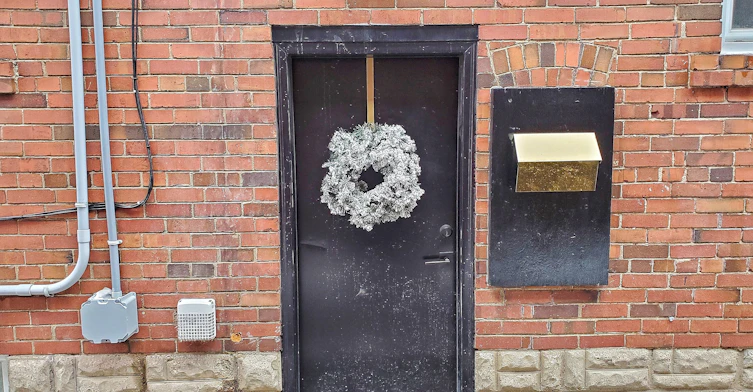 89 Whitehall Lower Level Road, Toronto, ON, M4W 2C8 - 9