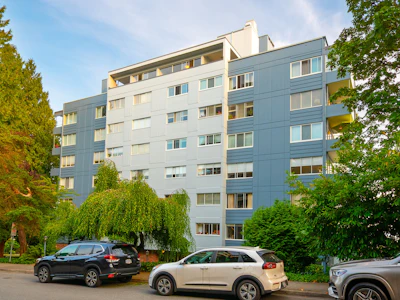 503-1730 Duchess Avenue - 2